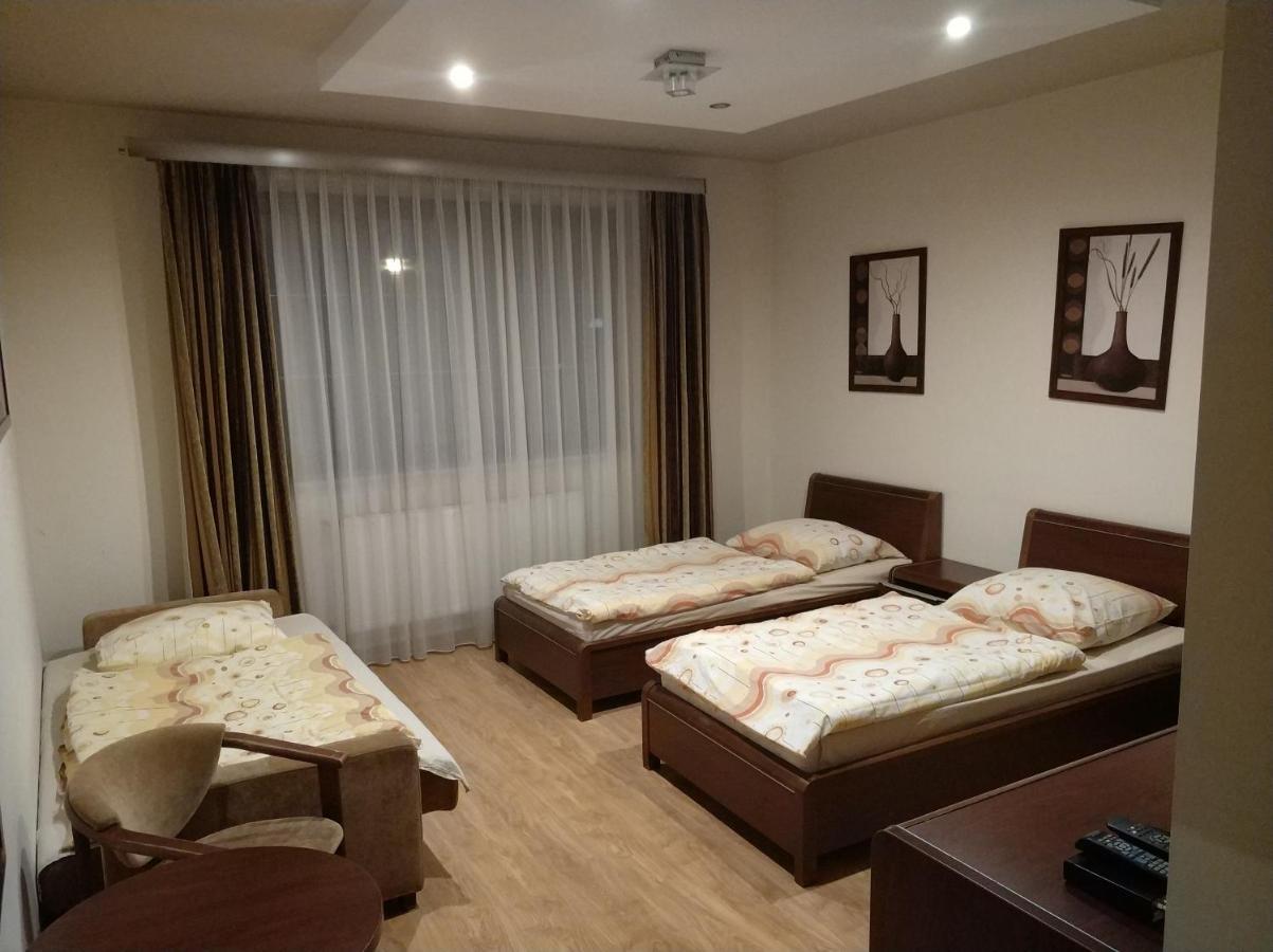 Villarenoma Nadarzyn Exteriér fotografie