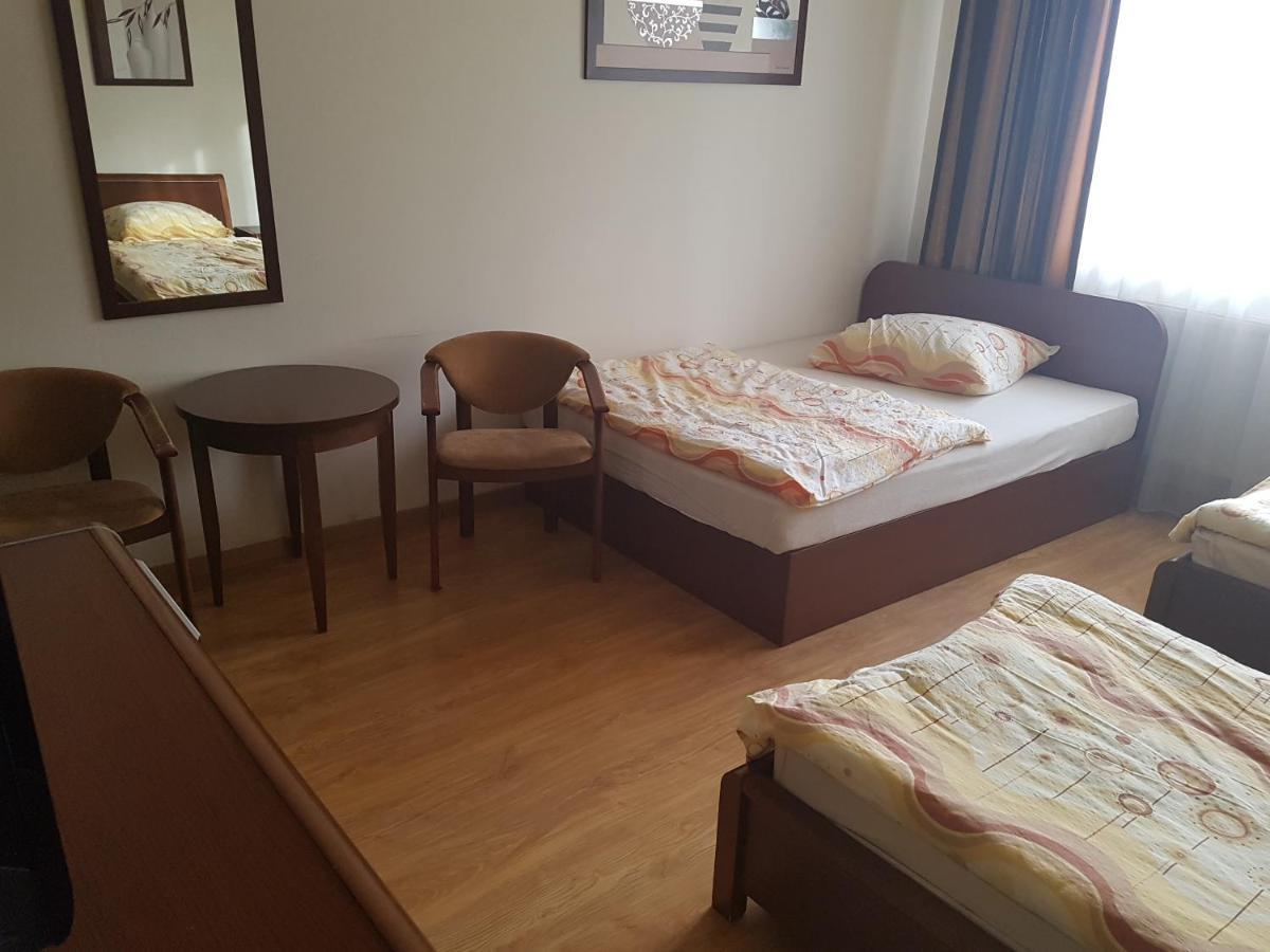 Villarenoma Nadarzyn Exteriér fotografie